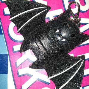 BBW Glow In The Dark Magnetic Bat Pocketbac Holder